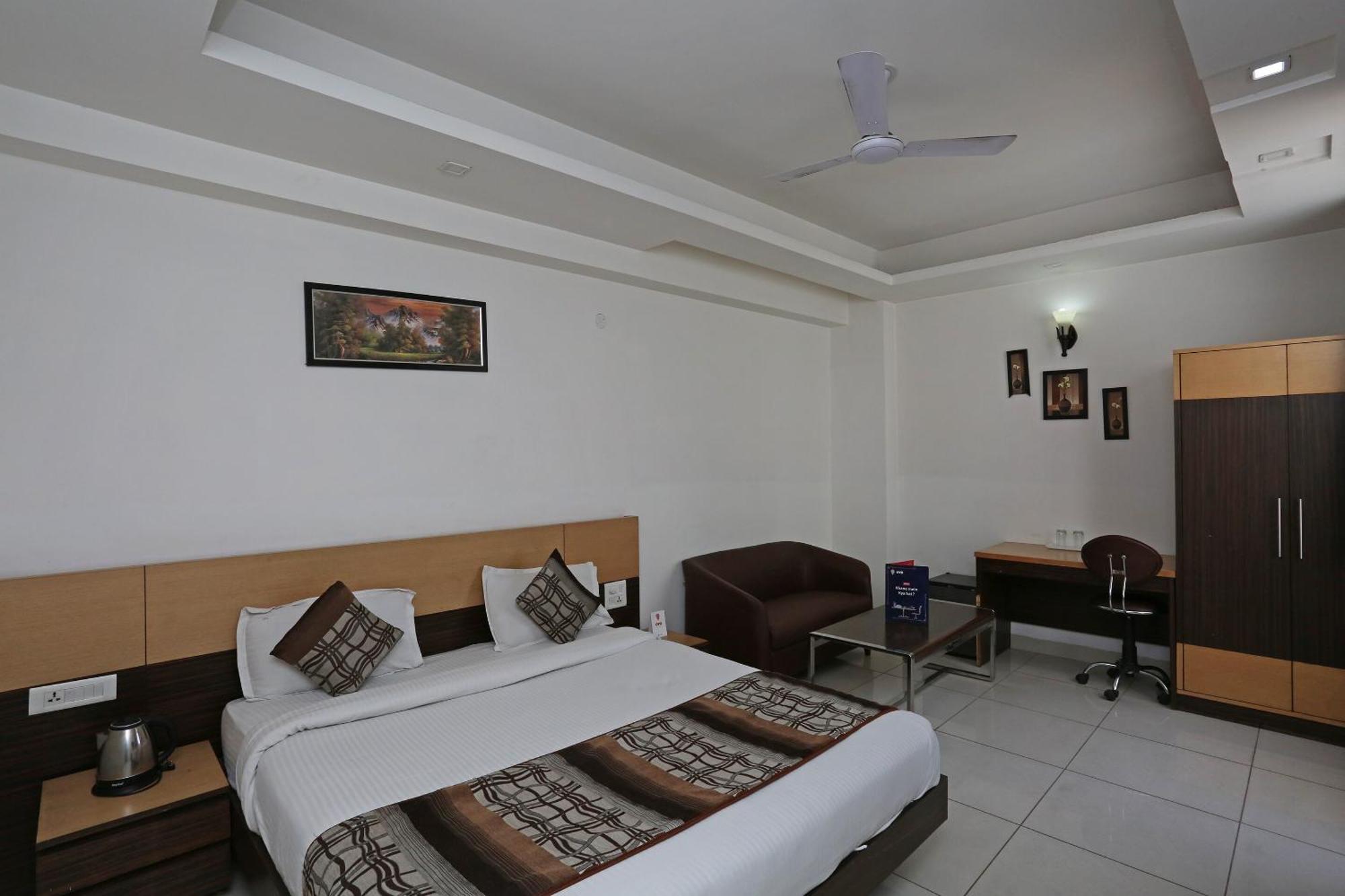 Cyber Inn Gurgaon Esterno foto