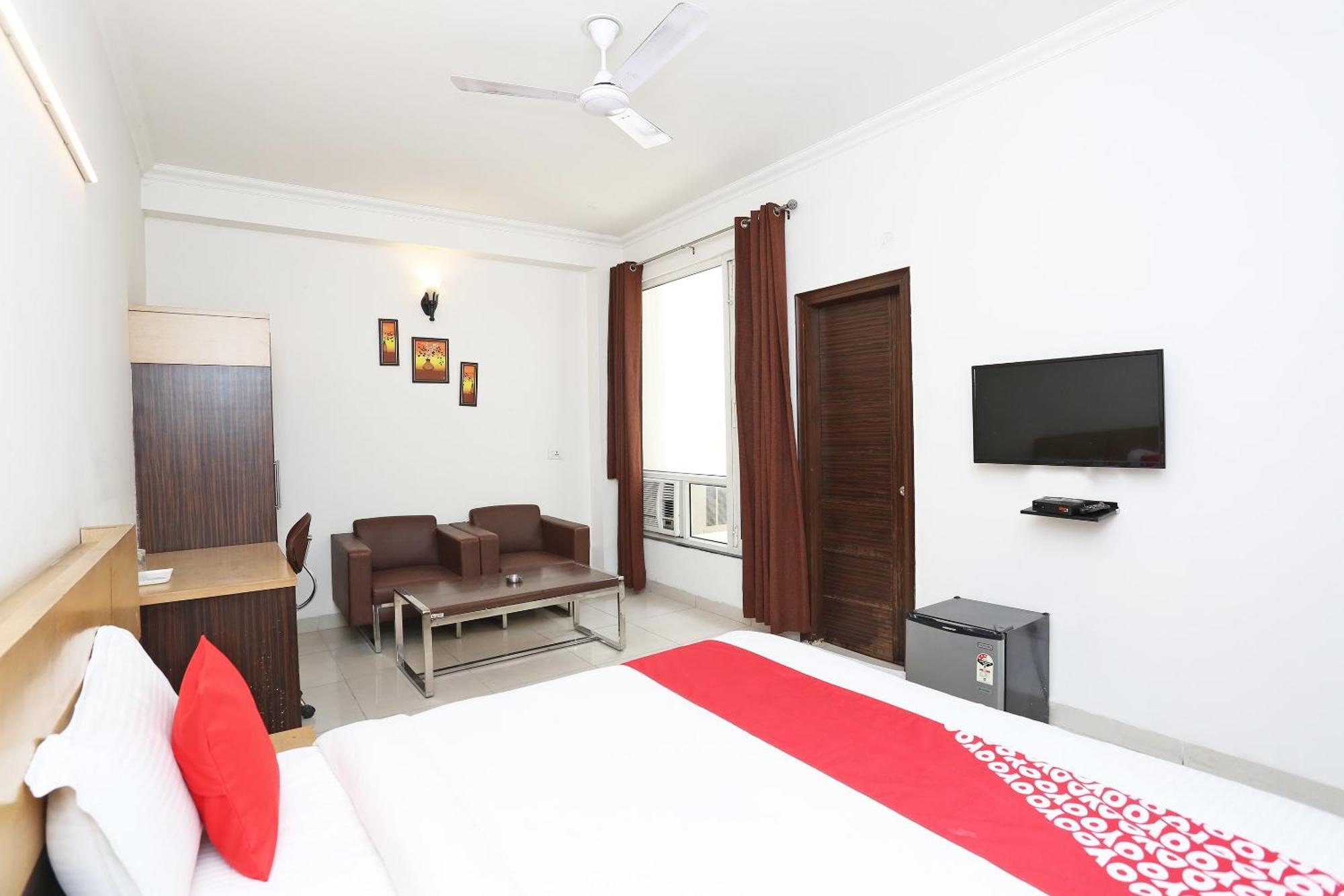 Cyber Inn Gurgaon Esterno foto